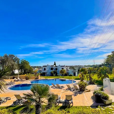 2 Bed 2 Bath Poolside With Wi-fi And Ac Apartman *