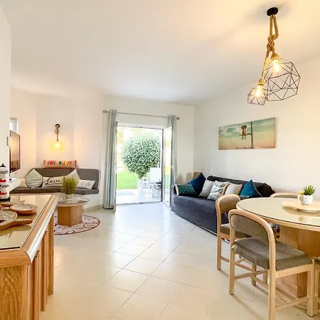 Apartment 2 Bed 2 Bath Poolside With Wi-fi And Ac Albufeira