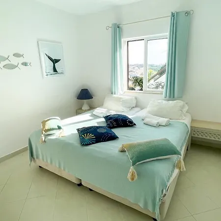 Apartamento 2 Bed 2 Bath Poolside With Wi-fi And Ac Albufeira