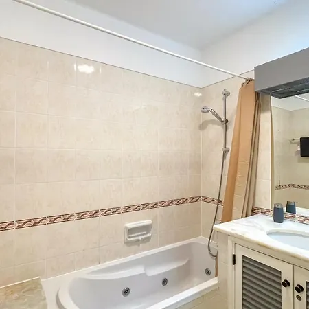 Apartamento 2 Bed 2 Bath Poolside With Wi-fi And Ac *