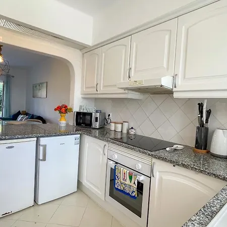 2 Bed 2 Bath Poolside With Wi-fi And Ac Apartamento Albufeira